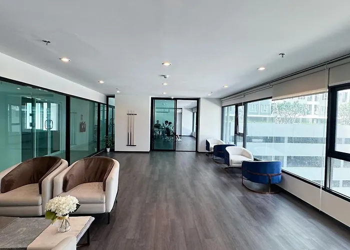 A Quiet And Cozy Near The Bts Bangna Bangkok